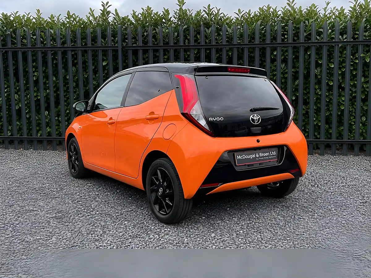 Used 2019 Toyota Aygo X-Cite Orange - Interior and Exterior details 4