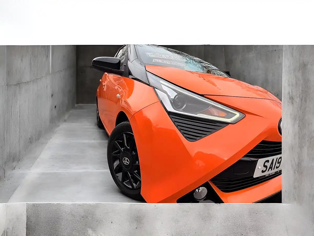 Used 2019 Toyota Aygo X-Cite Orange - Interior and Exterior details 11
