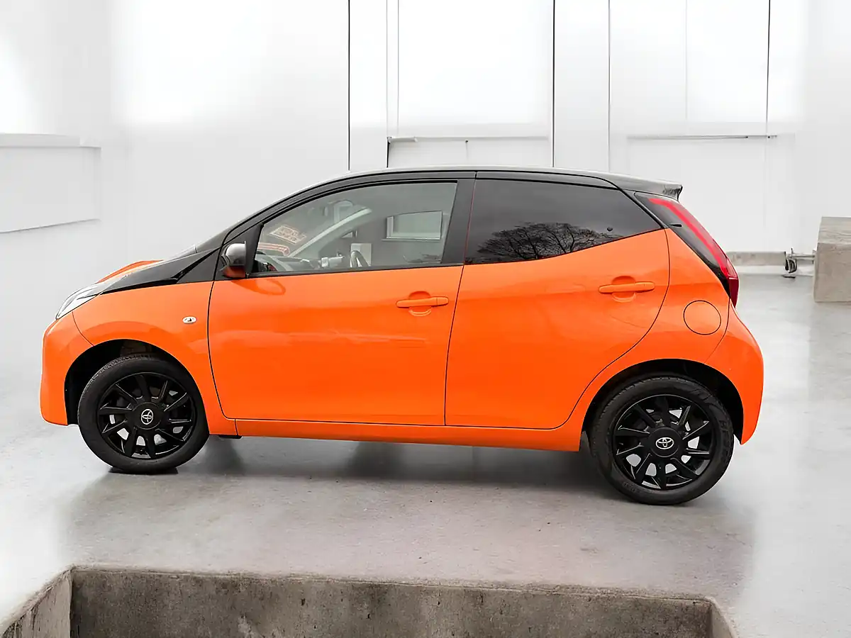 Used 2019 Toyota Aygo X-Cite Orange - Interior and Exterior details 3