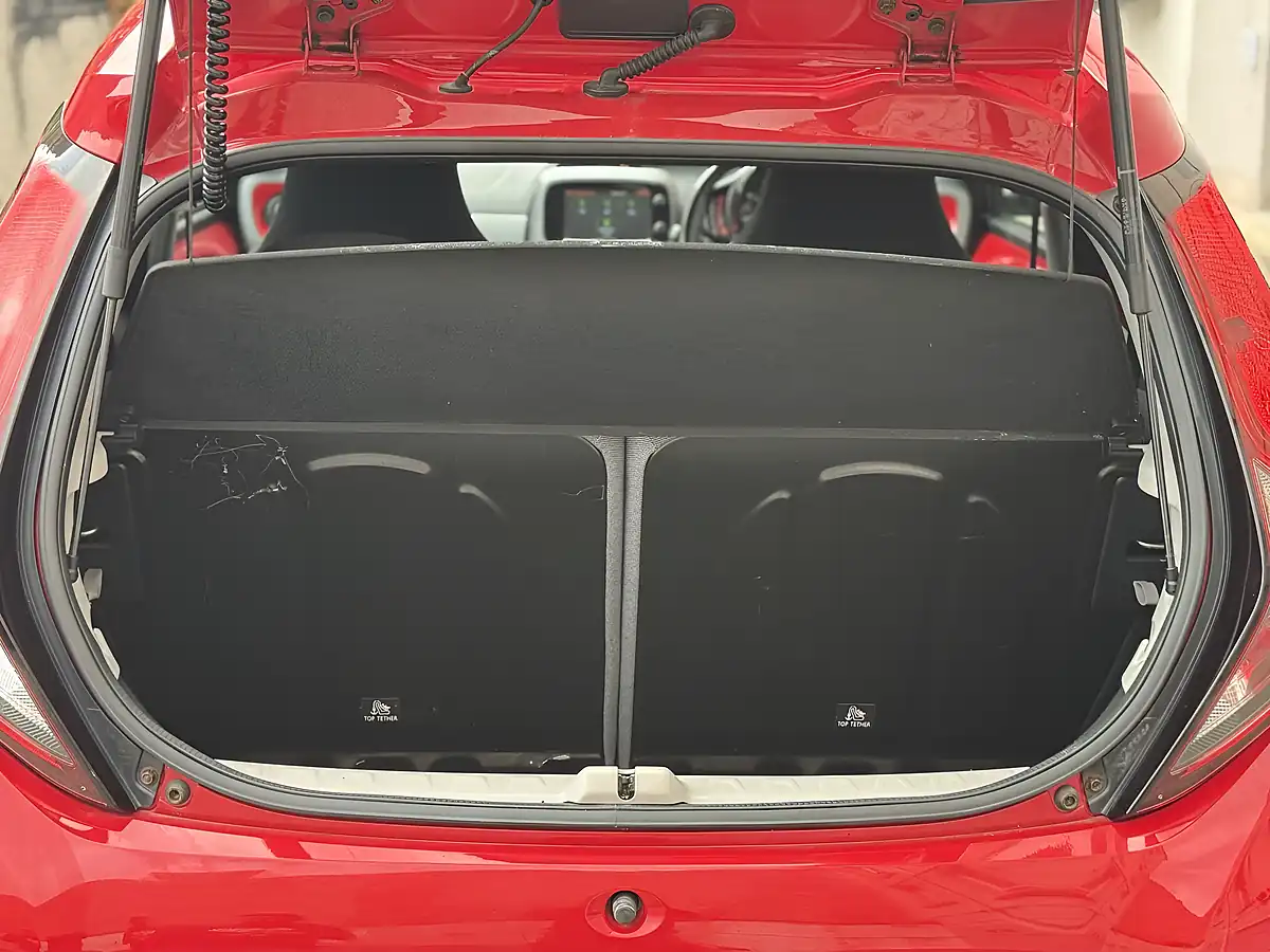 Used 2019 Toyota Aygo X-Play Red - Interior and Exterior details 10