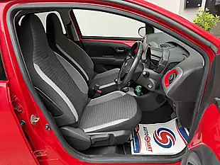 Used 2019 Toyota Aygo X-Play Red - Interior and Exterior details 11