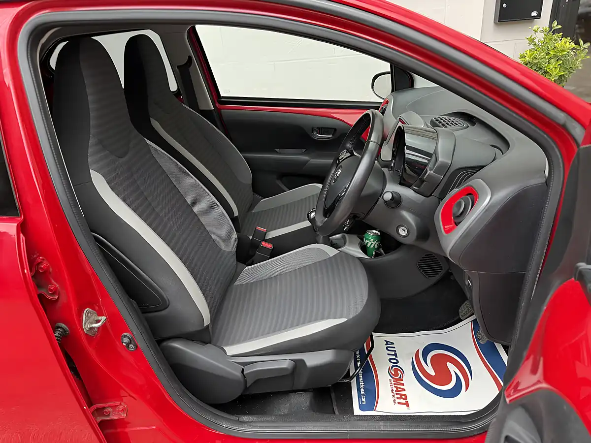 Used 2019 Toyota Aygo X-Play Red - Interior and Exterior details 11