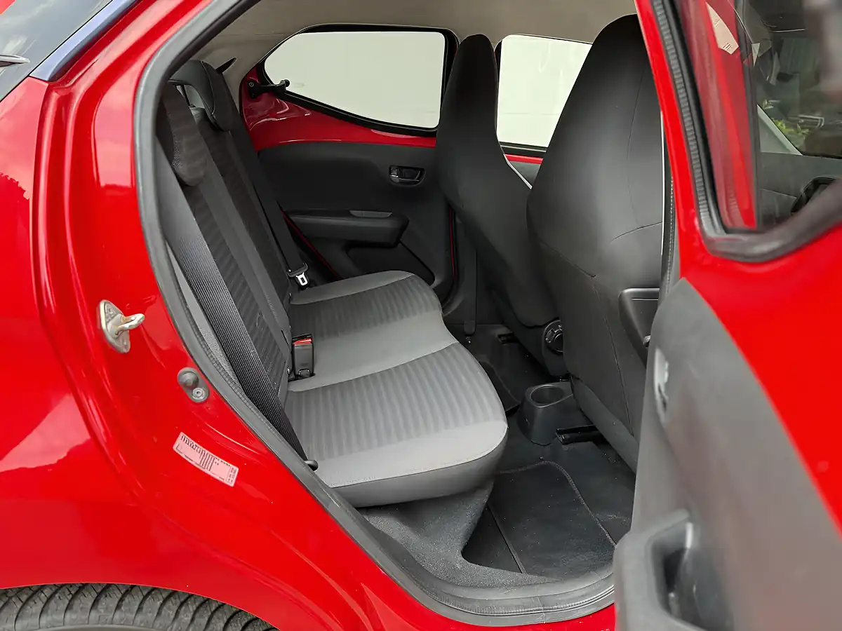 Used 2019 Toyota Aygo X-Play Red - Interior and Exterior details 12