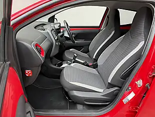 Used 2019 Toyota Aygo X-Play Red - Interior and Exterior details 13