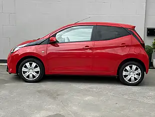 Used 2019 Toyota Aygo X-Play Red - Interior and Exterior details 6