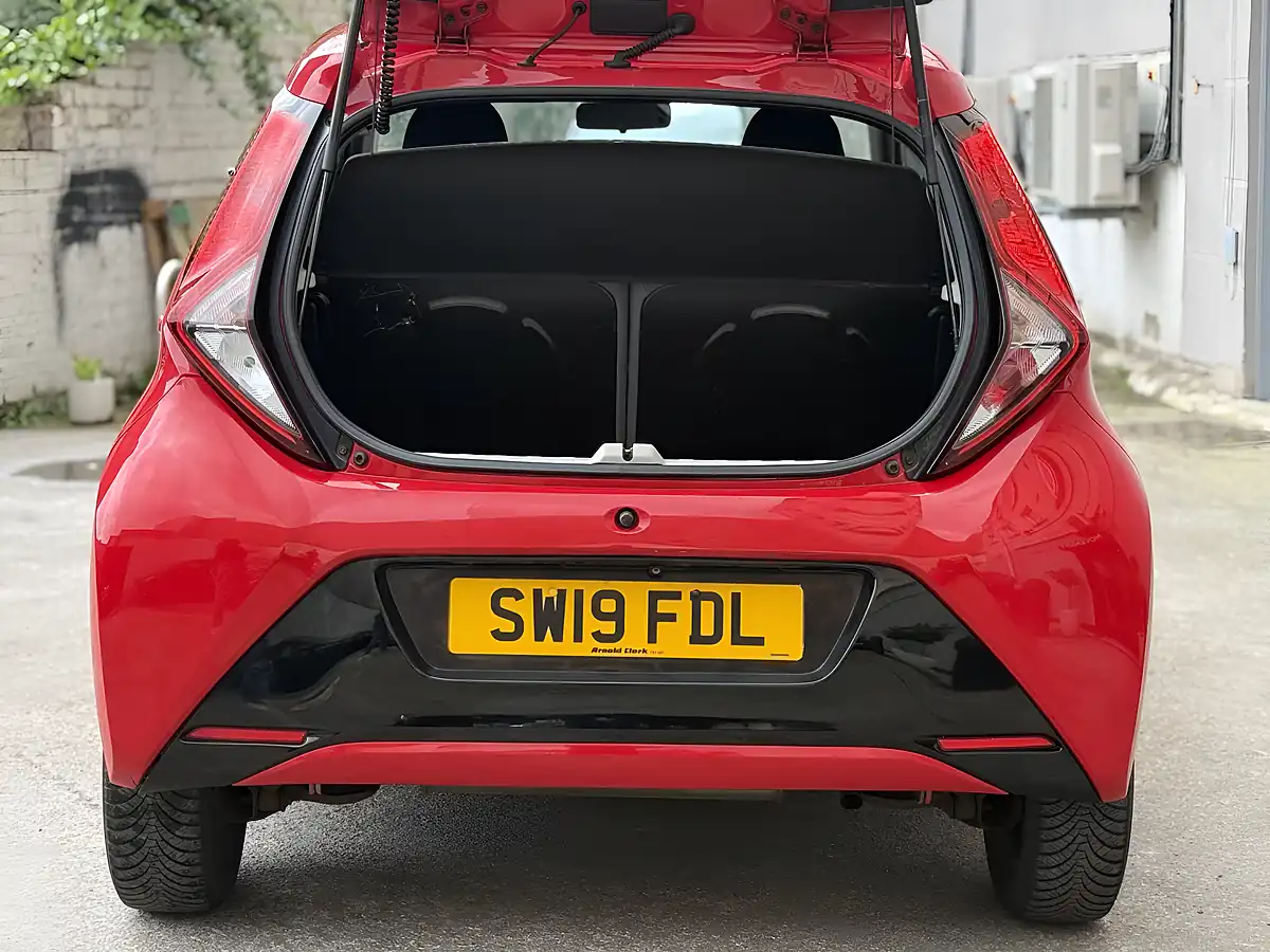 Used 2019 Toyota Aygo X-Play Red - Interior and Exterior details 9