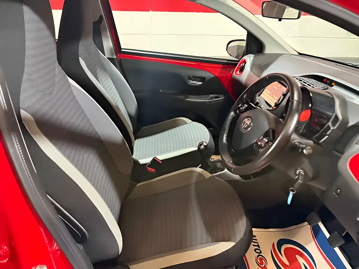 Used 2019 Toyota Aygo X-Play Red - Interior and Exterior details 11