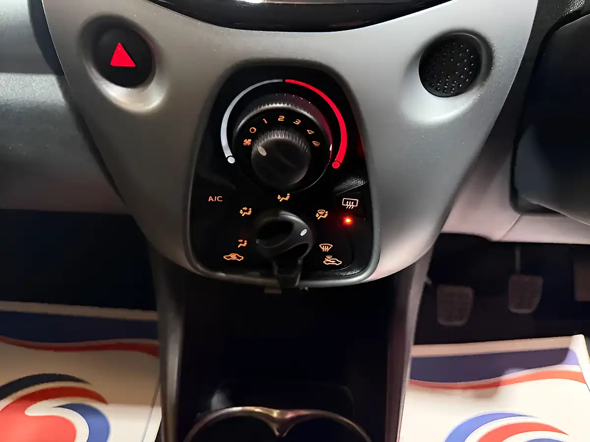 Used 2019 Toyota Aygo X-Play Red - Interior and Exterior details 12