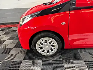 Used 2019 Toyota Aygo X-Play Red - Interior and Exterior details 14