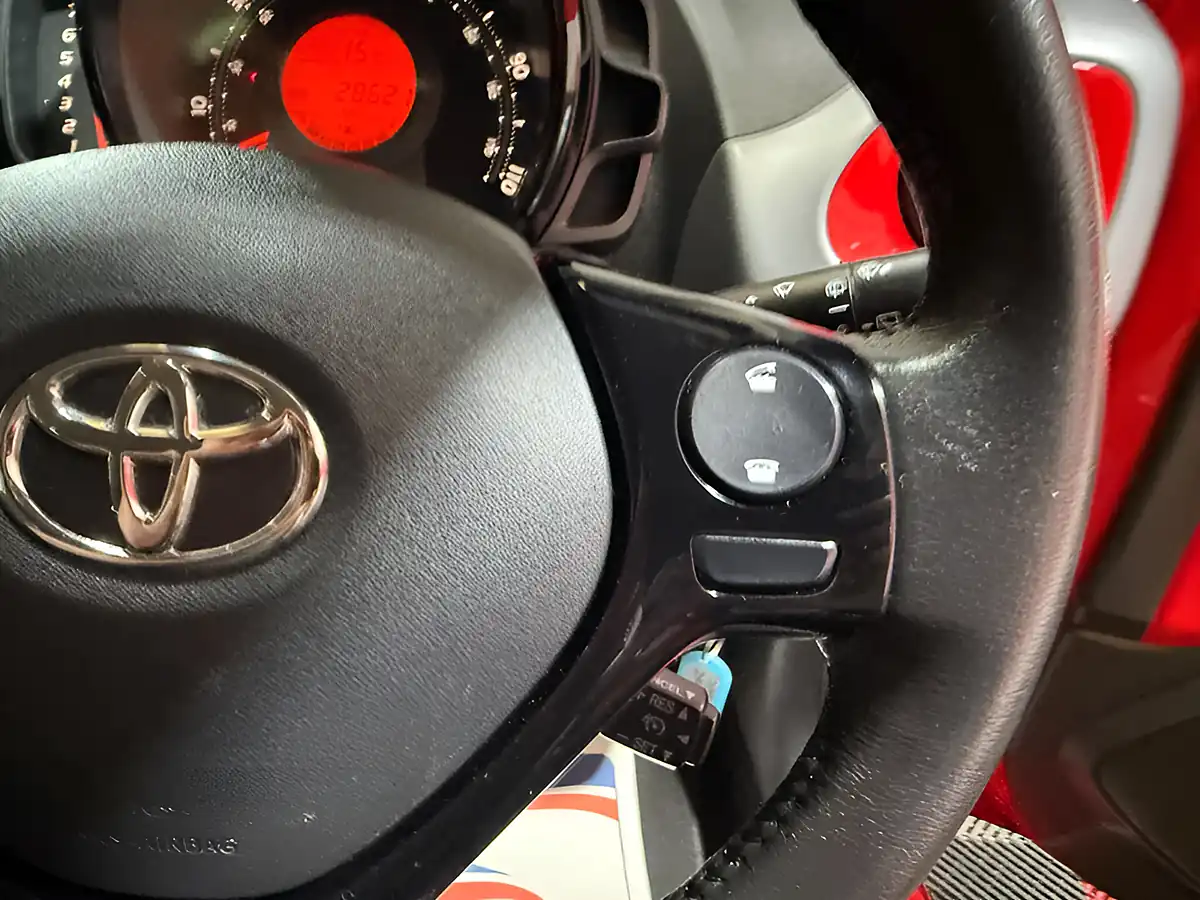 Used 2019 Toyota Aygo X-Play Red - Interior and Exterior details 17