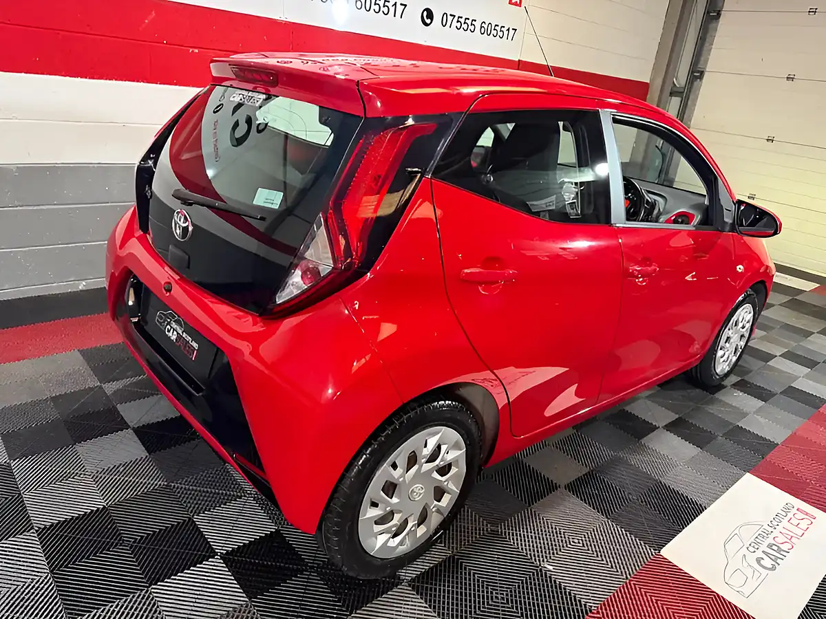 Used 2019 Toyota Aygo X-Play Red - Interior and Exterior details 18