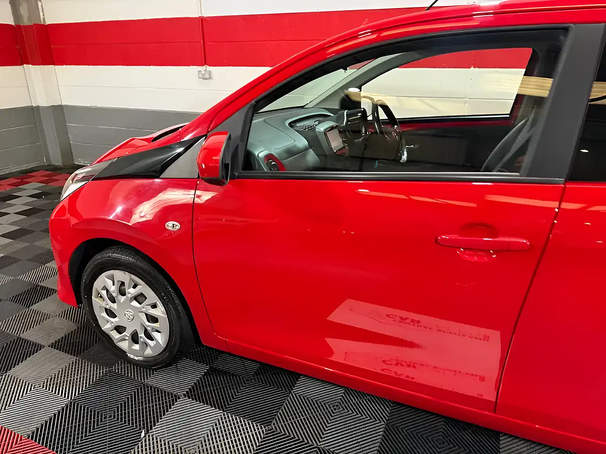 Used 2019 Toyota Aygo X-Play Red - Interior and Exterior details 19