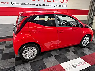 Used 2019 Toyota Aygo X-Play Red - Interior and Exterior details 3