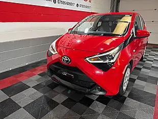 Used 2019 Toyota Aygo X-Play Red - Interior and Exterior details 7
