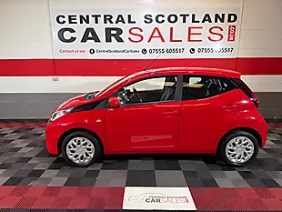 Used 2019 Toyota Aygo X-Play Red - Interior and Exterior details 9