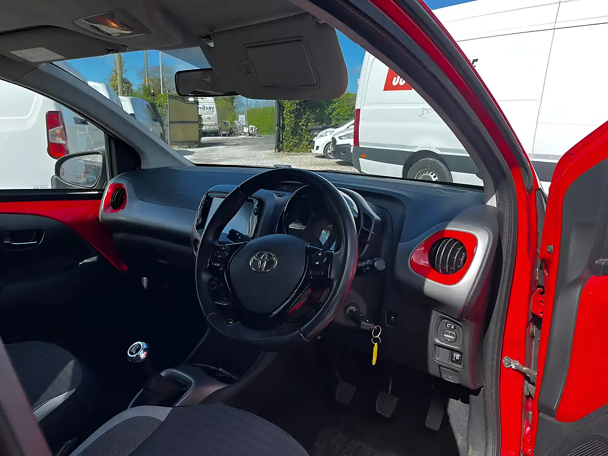 Used 2019 Toyota Aygo X-Play Red - Interior and Exterior details 10