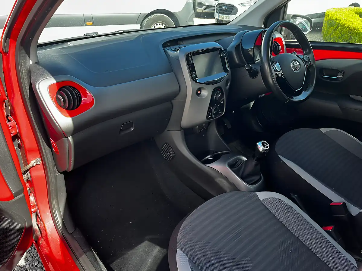 Used 2019 Toyota Aygo X-Play Red - Interior and Exterior details 12