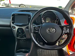 Used 2019 Toyota Aygo X-Play Red - Interior and Exterior details 13