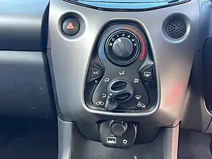 Used 2019 Toyota Aygo X-Play Red - Interior and Exterior details 17