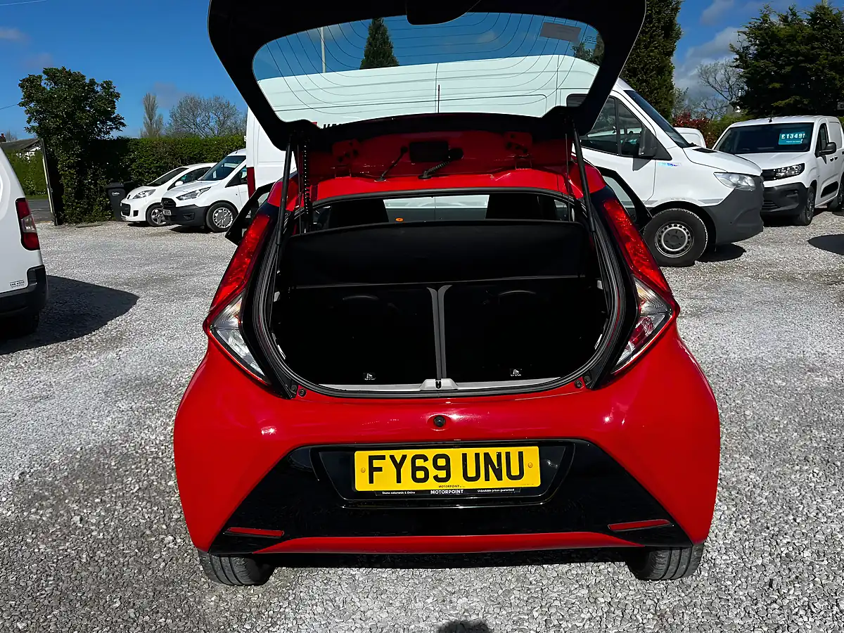 Used 2019 Toyota Aygo X-Play Red - Interior and Exterior details 19