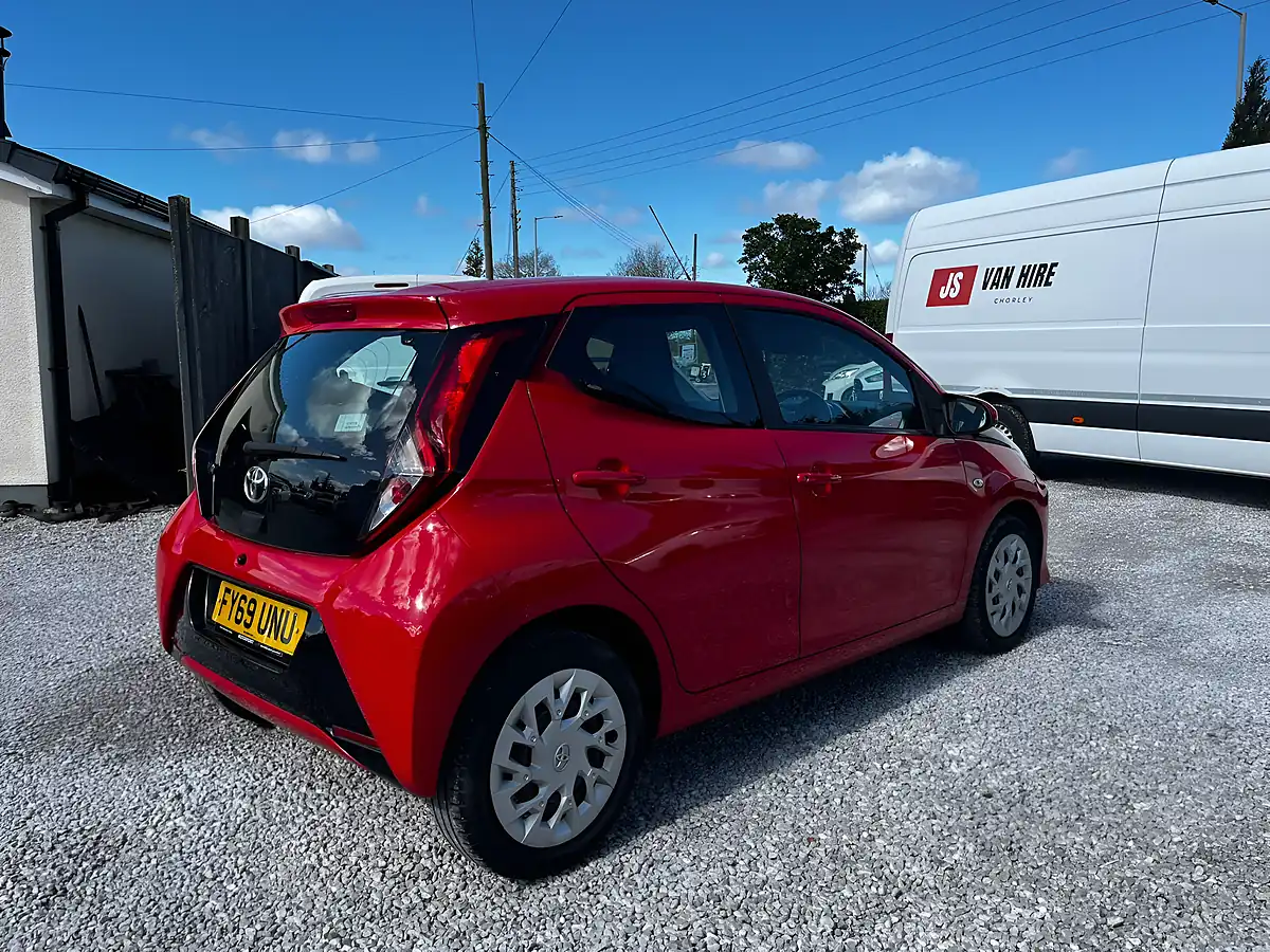 Used 2019 Toyota Aygo X-Play Red - Interior and Exterior details 7