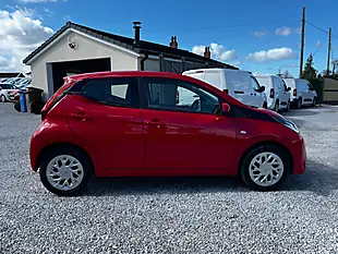 Used 2019 Toyota Aygo X-Play Red - Interior and Exterior details 8