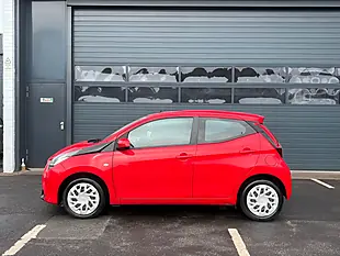 Used 2019 Toyota Aygo X-Play Red - Interior and Exterior details 2