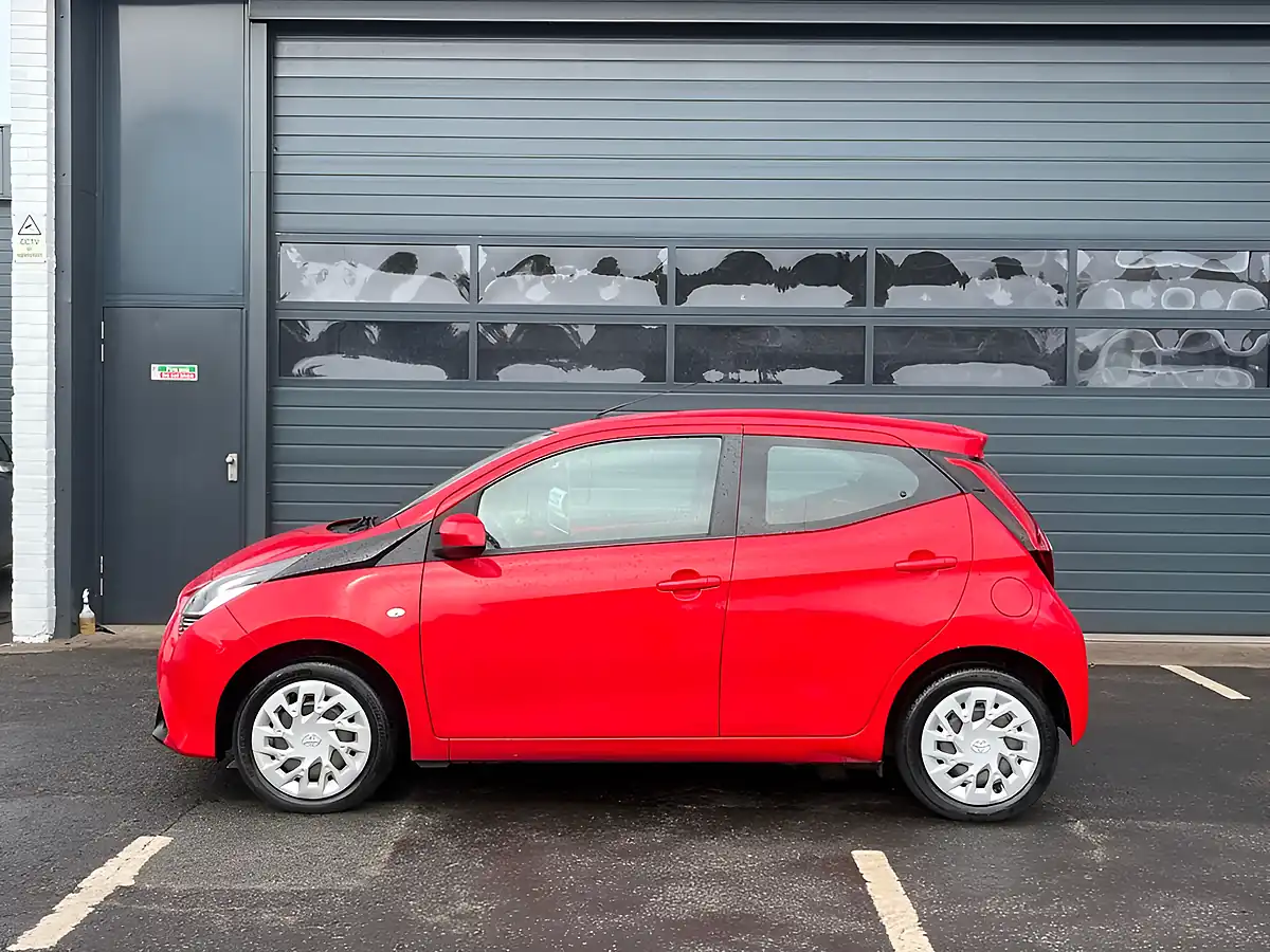 Used 2019 Toyota Aygo X-Play Red - Interior and Exterior details 2