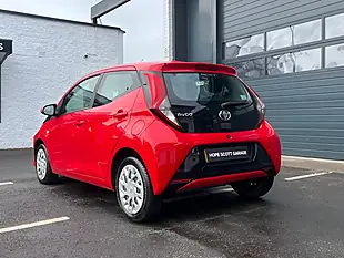 Used 2019 Toyota Aygo X-Play Red - Interior and Exterior details 4