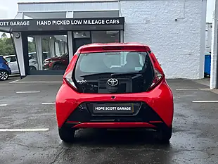Used 2019 Toyota Aygo X-Play Red - Interior and Exterior details 5