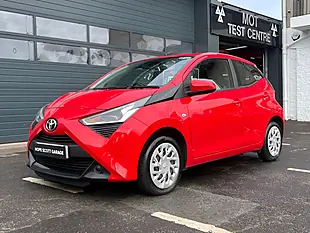 Used 2019 Toyota Aygo X-Play Red - Interior and Exterior details 6