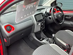Used 2019 Toyota Aygo X-Play Red - Interior and Exterior details 9