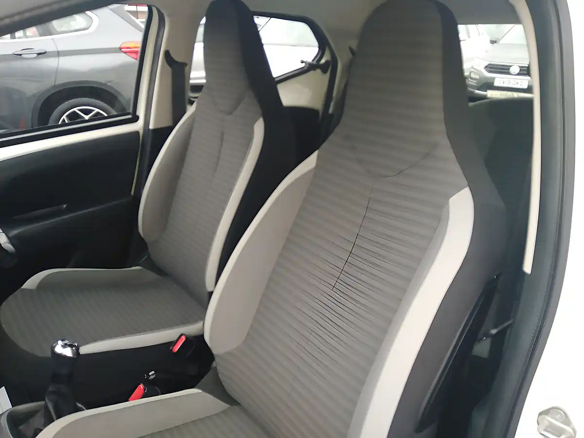 Used 2019 Toyota Aygo X-Play White - Interior and Exterior details 14