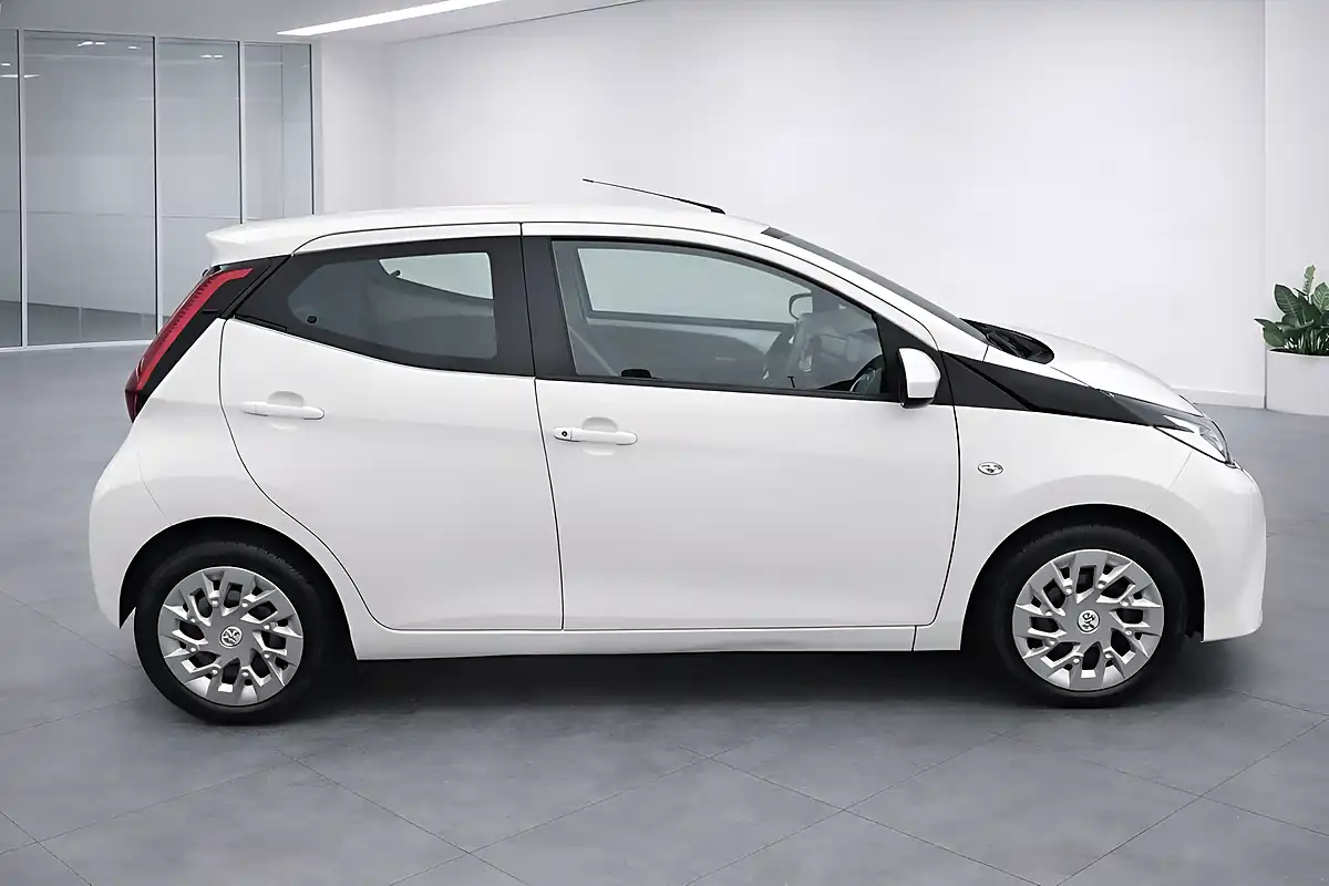 Used 2019 Toyota Aygo X-Play White - Interior and Exterior details 2