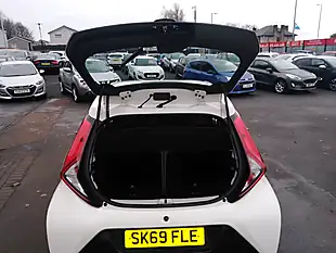 Used 2019 Toyota Aygo X-Play White - Interior and Exterior details 8