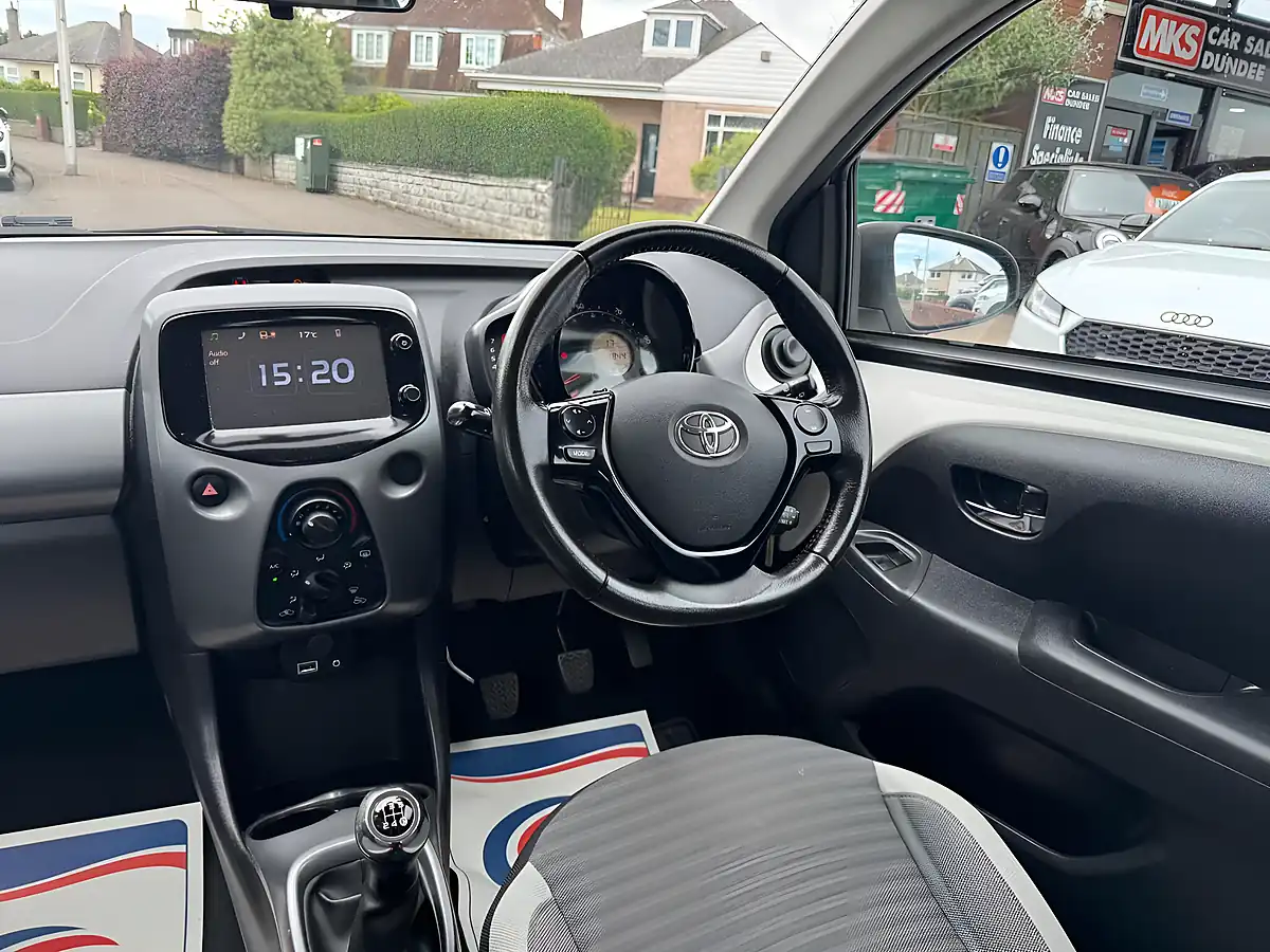 Used 2019 Toyota Aygo X-Play White - Interior and Exterior details 10