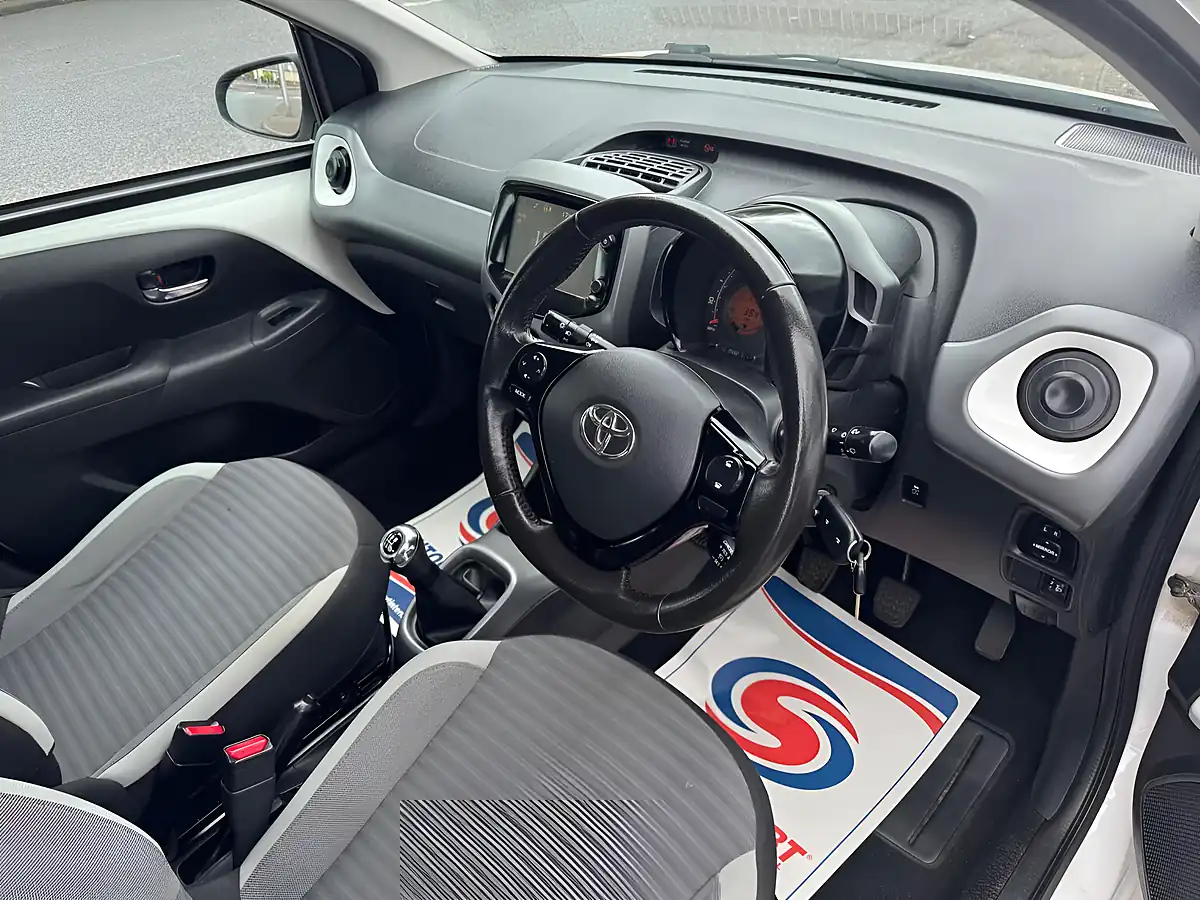 Used 2019 Toyota Aygo X-Play White - Interior and Exterior details 11
