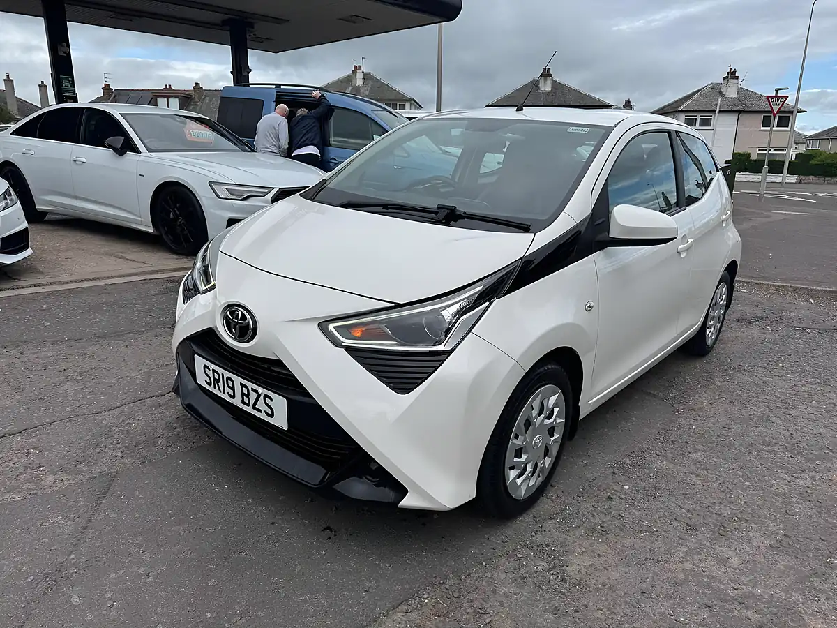 Used 2019 Toyota Aygo X-Play White - Interior and Exterior details 3