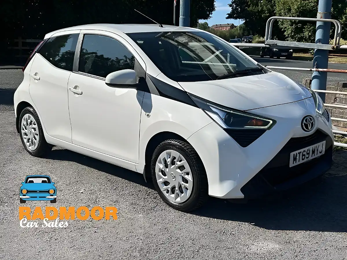 Used 2019 Toyota Aygo X-Play White - Front View