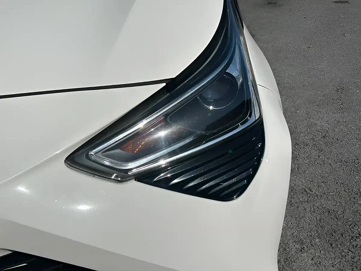 Used 2019 Toyota Aygo X-Play White - Interior and Exterior details 12