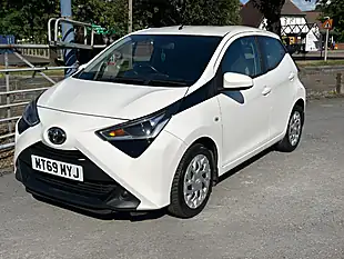 Used 2019 Toyota Aygo X-Play White - Interior and Exterior details 2