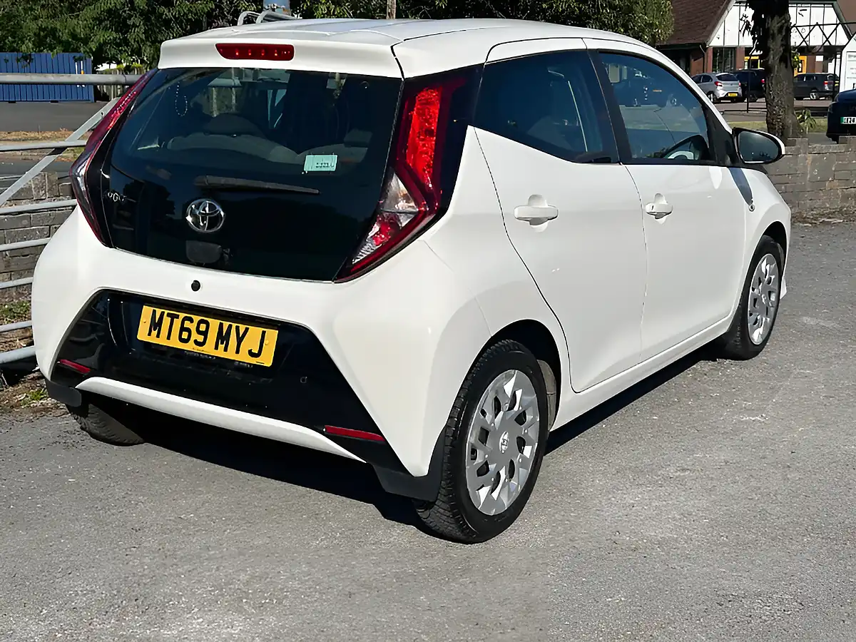 Used 2019 Toyota Aygo X-Play White - Interior and Exterior details 4