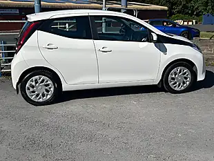 Used 2019 Toyota Aygo X-Play White - Interior and Exterior details 7