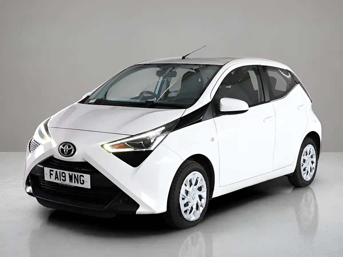 Used 2019 Toyota Aygo X-Play White - Interior and Exterior details 3