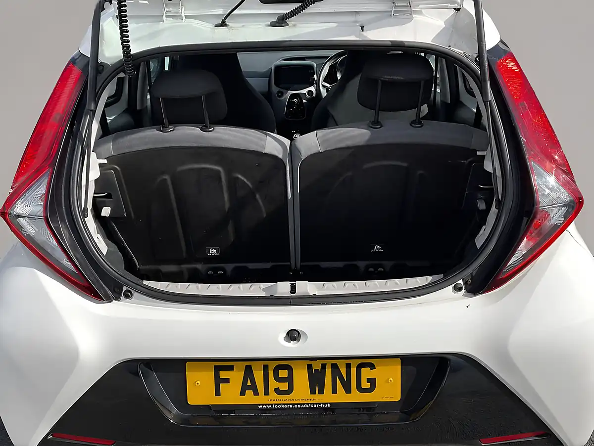 Used 2019 Toyota Aygo X-Play White - Interior and Exterior details 5