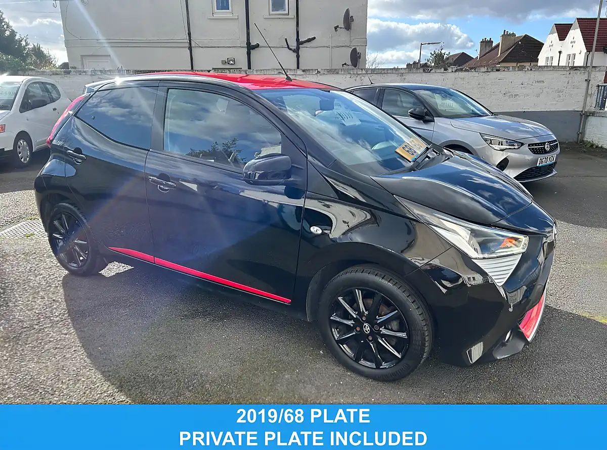 Used 2019 Toyota Aygo X-Press Black - Front View