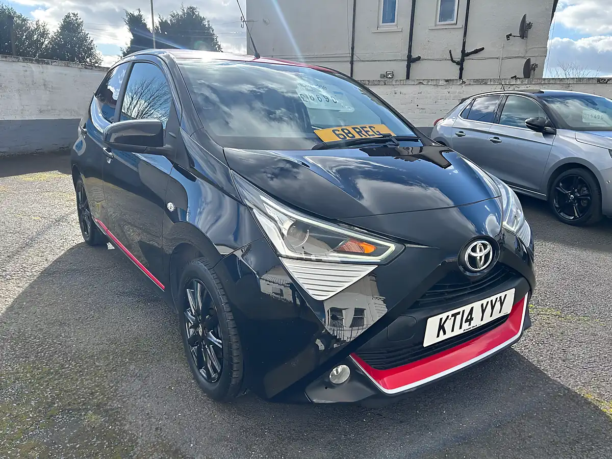 Used 2019 Toyota Aygo X-Press Black - Interior and Exterior details 16