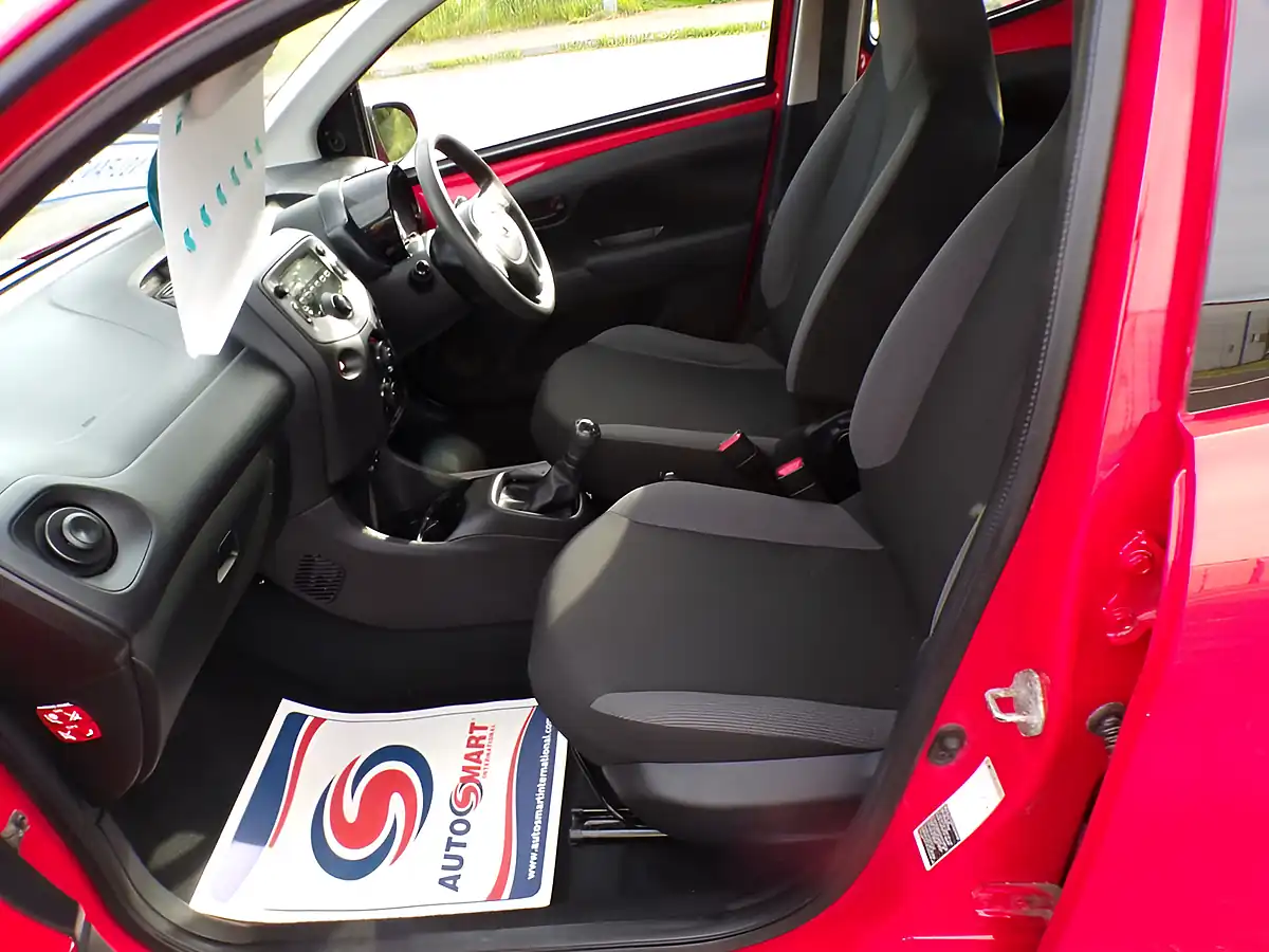Used 2019 Toyota Aygo X Red - Interior and Exterior details 9