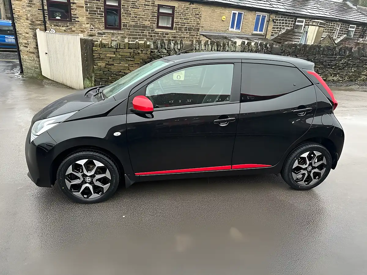 Used 2019 Toyota Aygo X-Trend Black - Interior and Exterior details 5