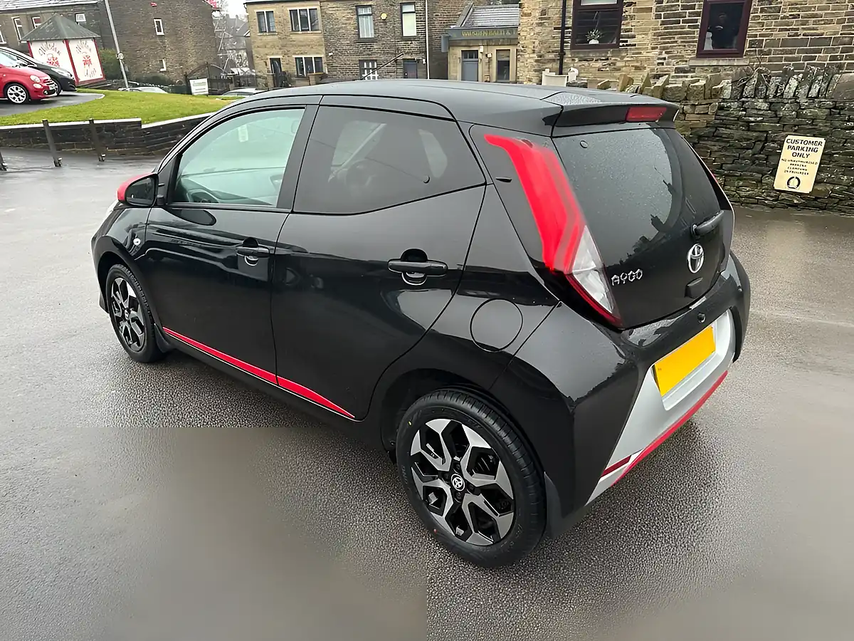 Used 2019 Toyota Aygo X-Trend Black - Interior and Exterior details 6